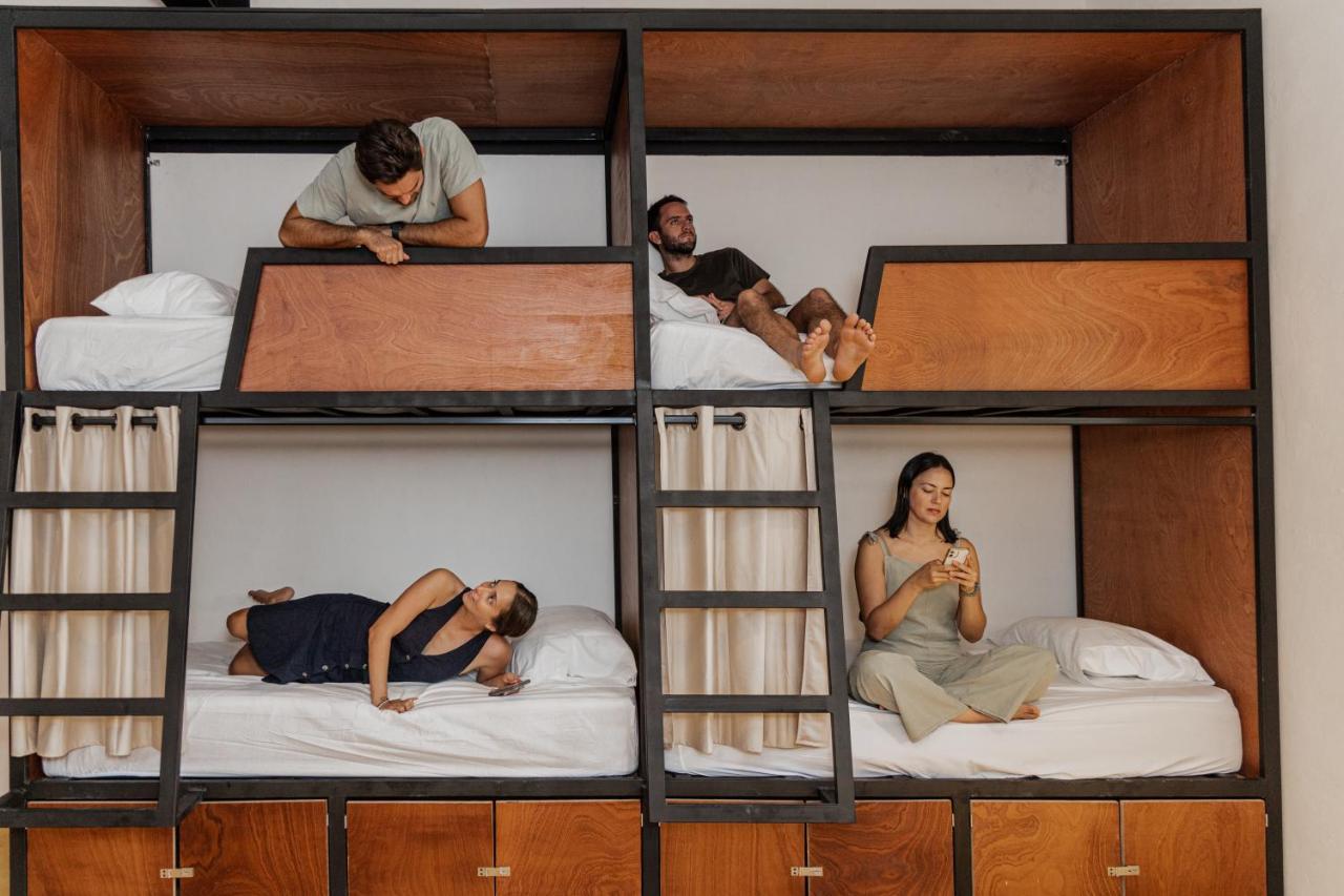Caleta Hostel Rooftop & Pool 坎昆 外观 照片