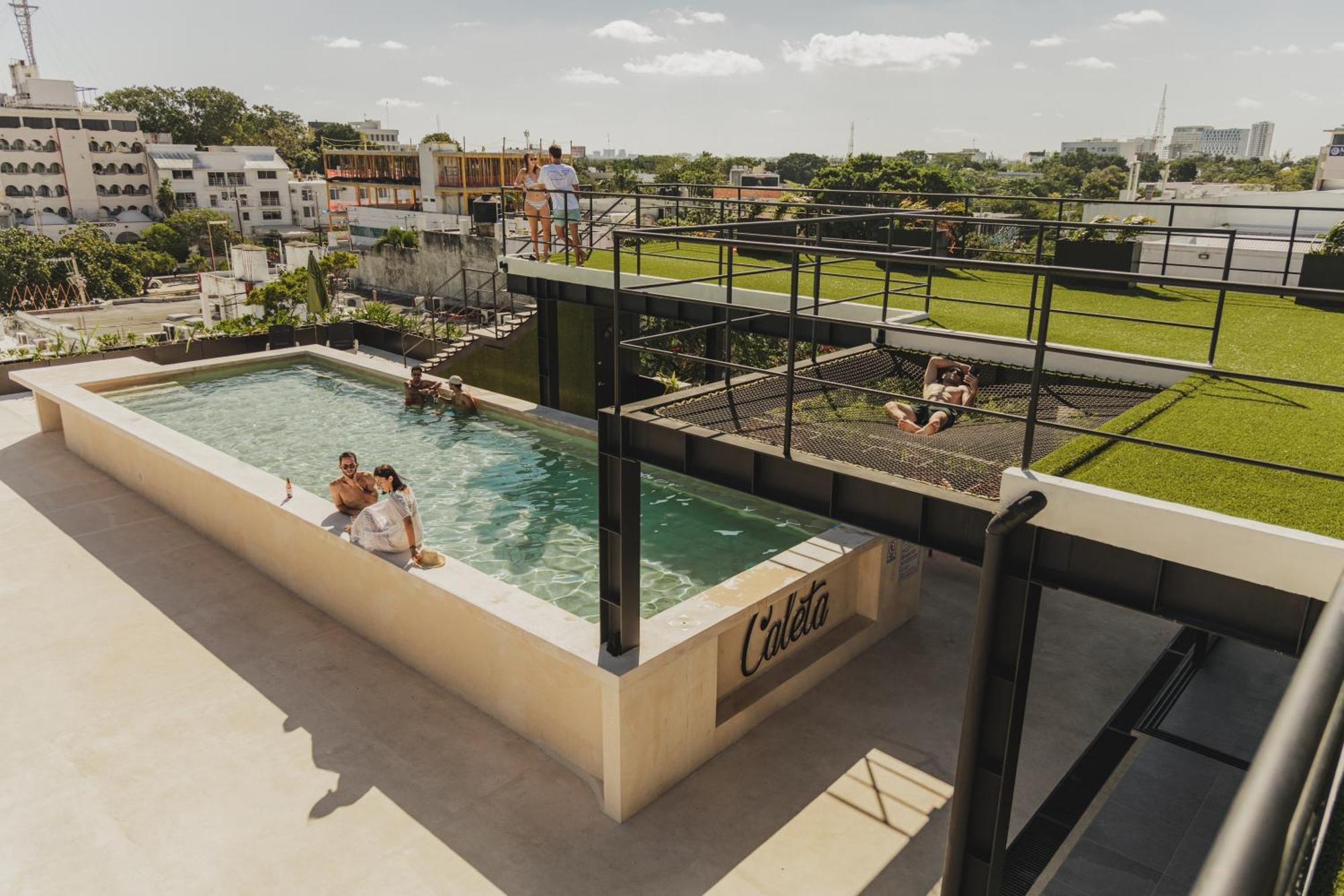 Caleta Hostel Rooftop & Pool 坎昆 外观 照片