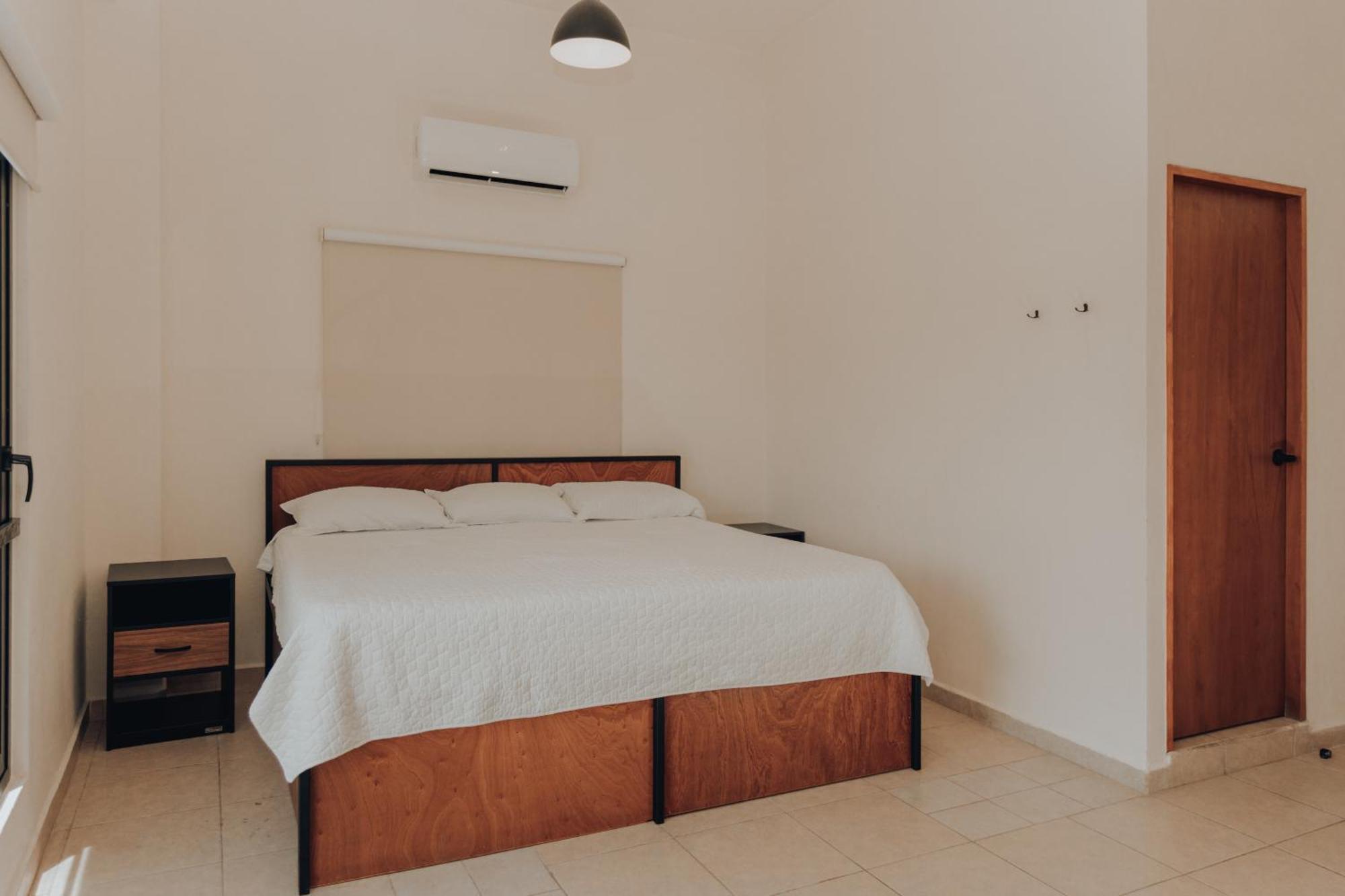 Caleta Hostel Rooftop & Pool 坎昆 外观 照片